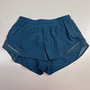 Lululemon Hotty Hot 2.5” Low Rise Shorts Women’s Size REG 8 Color: Washed Blue